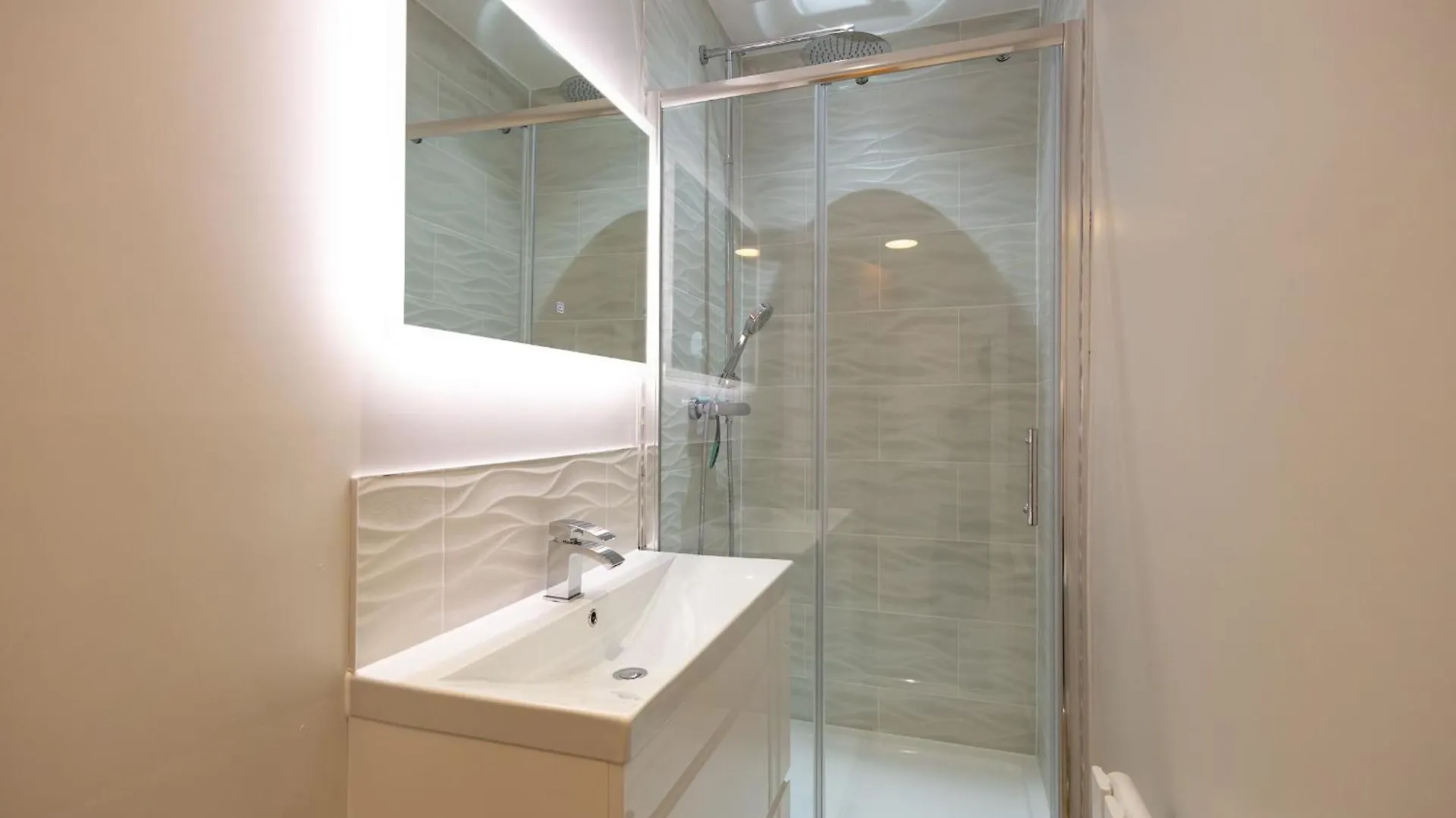 Bath Bliss Retreat - 7 Bedroom House